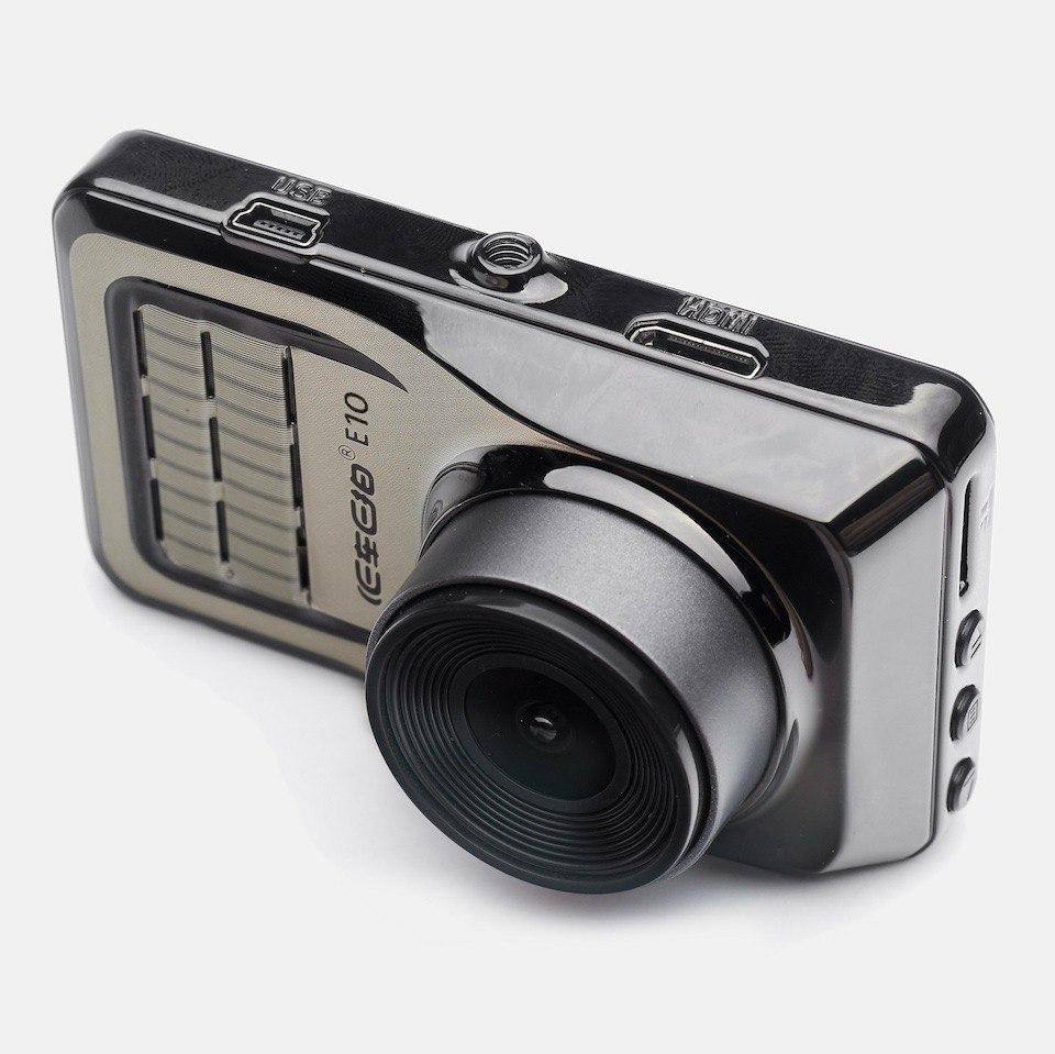 Видеорегистратор E10